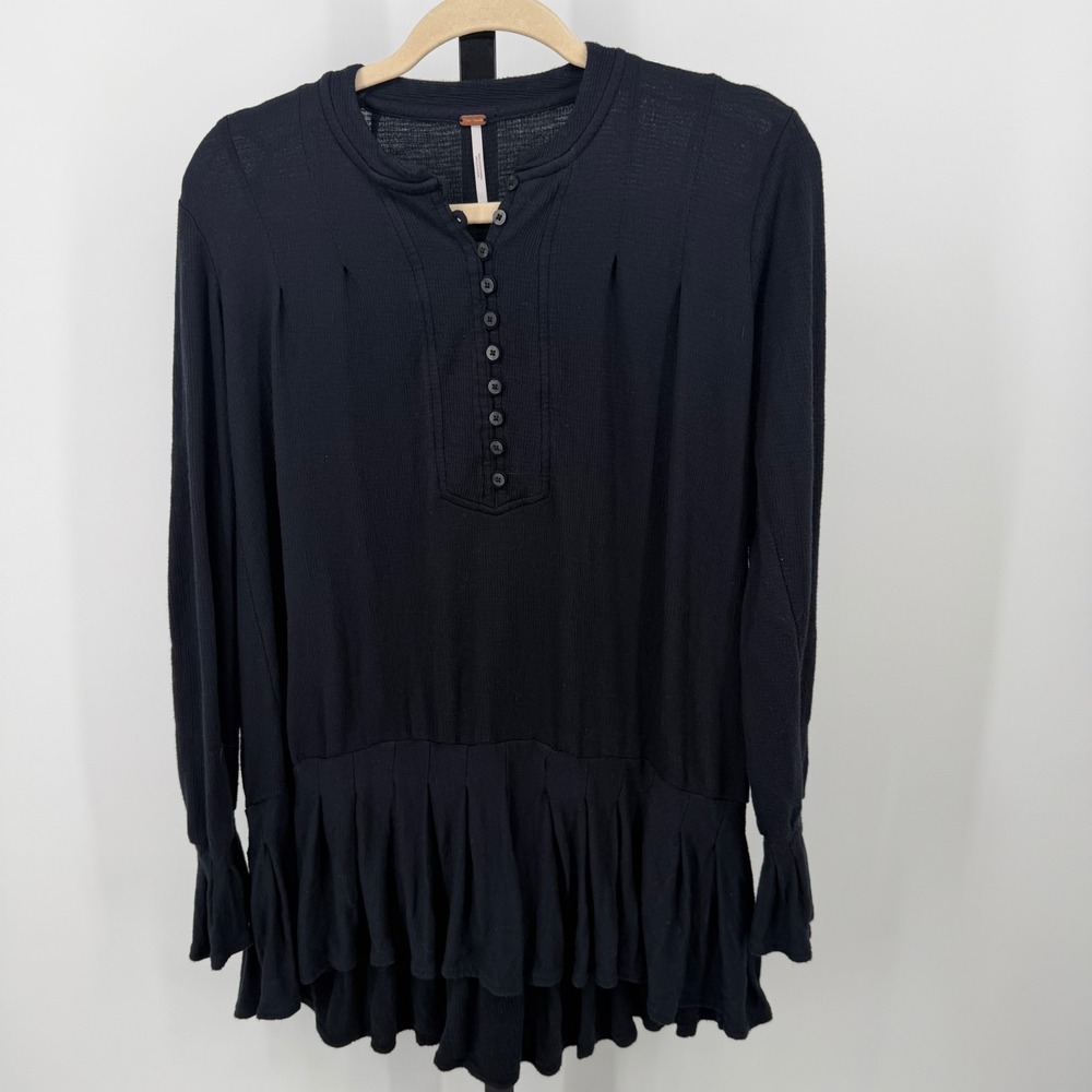 Free People‎ Size XS Black Long Sleeve Button Up Peasant Tunic Top Ruffle Hem